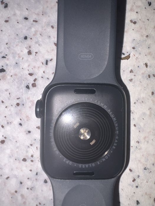 Продам apple watch se 4.0