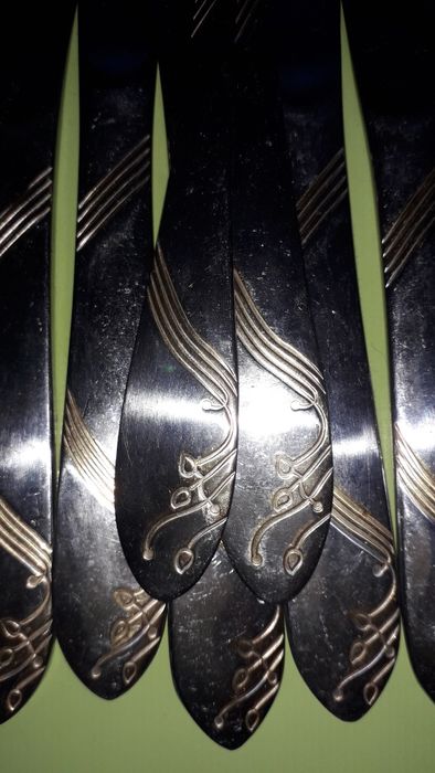 Tacâmuri linguri si cutite