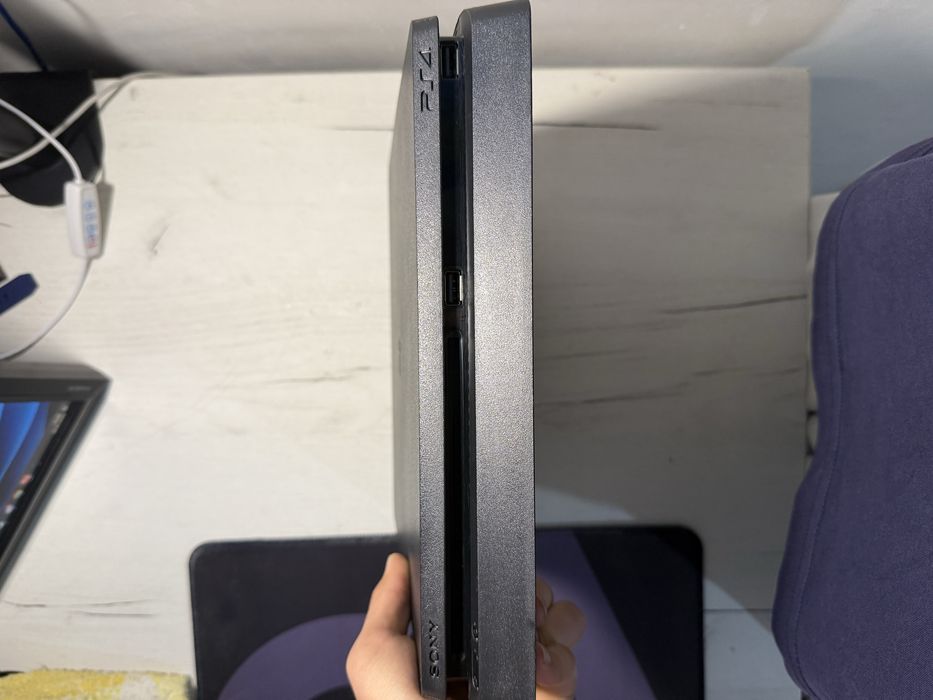PlayStation 4 slim
