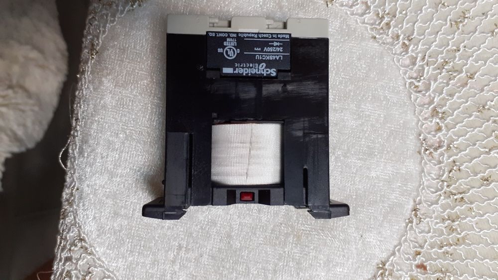 Vând mini contactor schneider lp1sk0600
