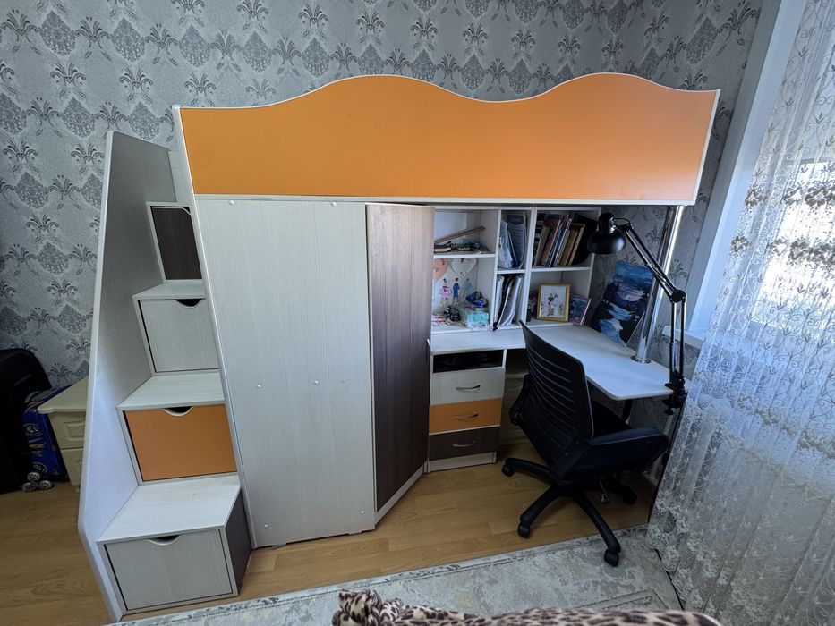 Двухъярусная кровать