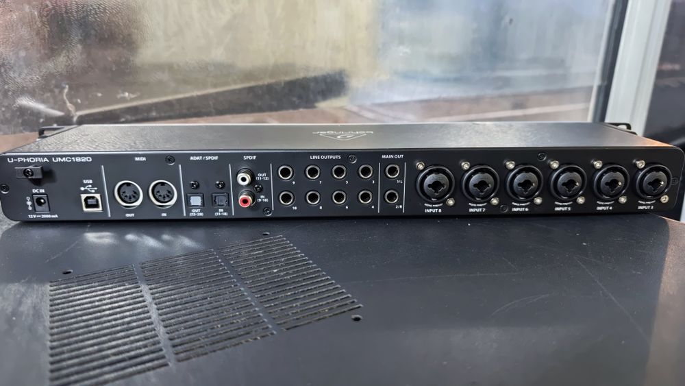 Interfață audio Behringer umc 1820, produs nou!