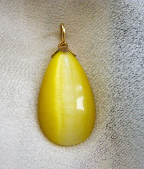 Медальон-голям хризоберил с ефект "котешко око"