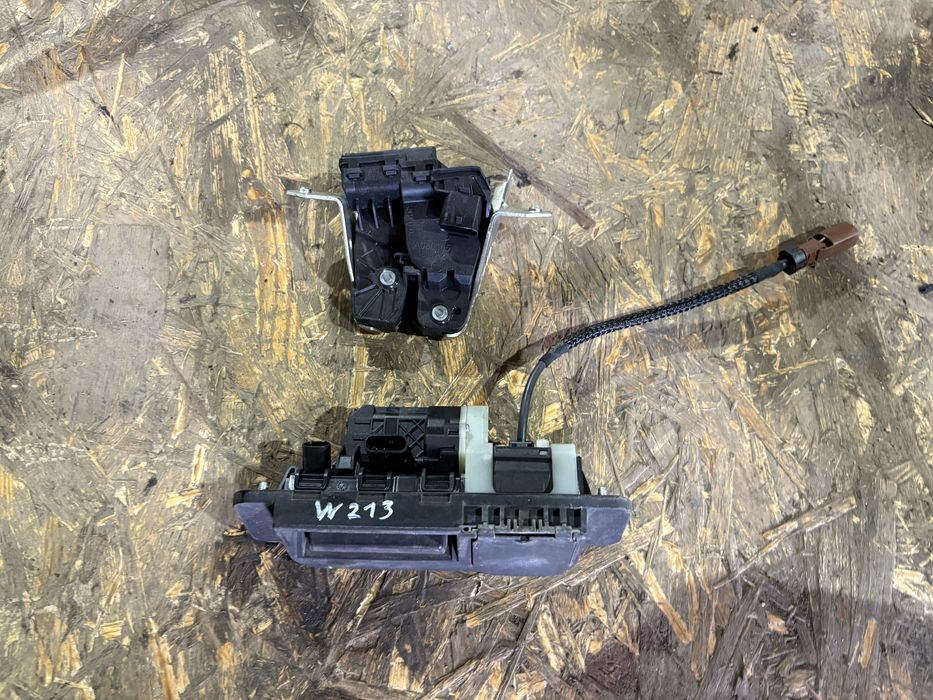 Mercedes w213 Е класа Комби Брава Дръжка Механизъм За Заден Капак