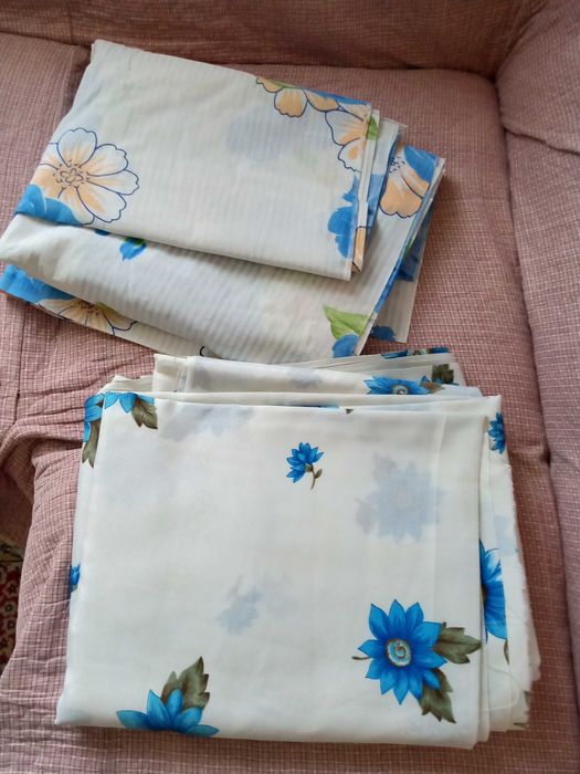 ткань для постельного белья, один отрез 4,60 метра на 2,20 метра.