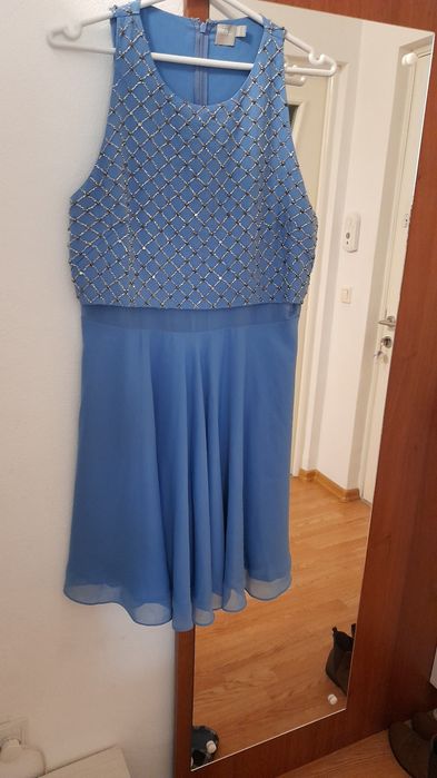 Vind rochiță damă de ocazii.