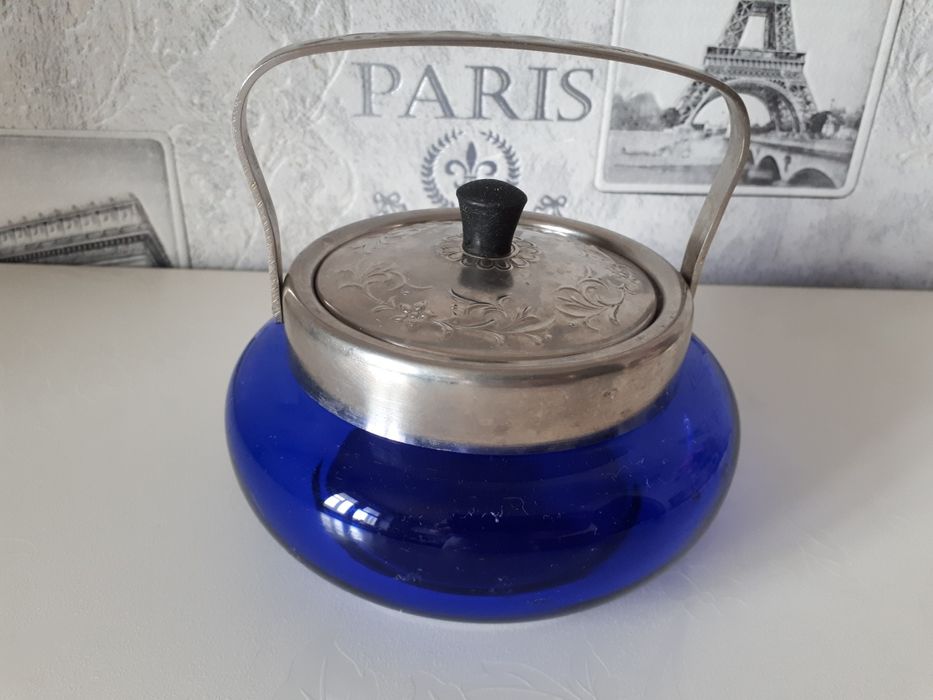 Советская сахарница