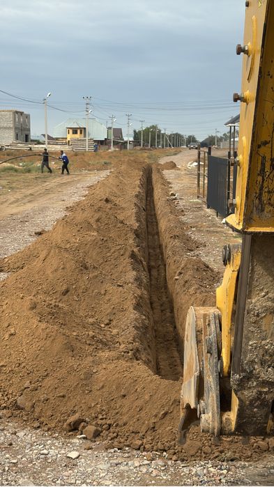 Гусеничный экскаватор