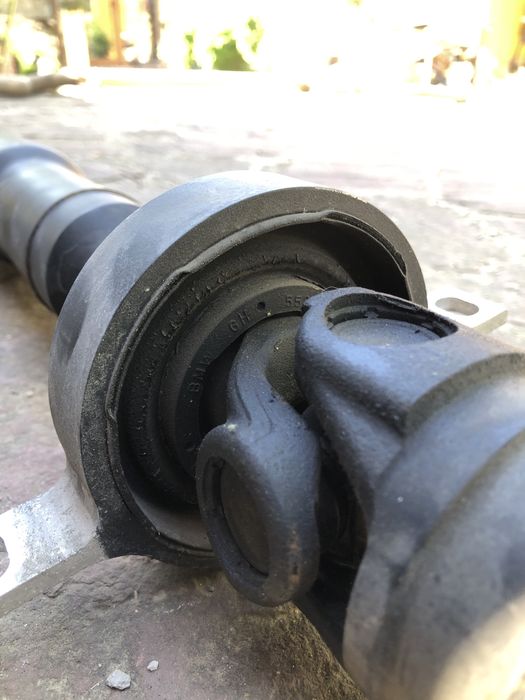 Кардан с висящ лагер и гумени карета N47D20C BMW e90e91e92e87 318d320d