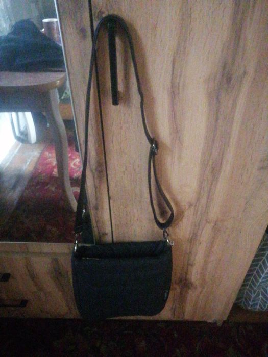 Продам сумку болоневая недорого