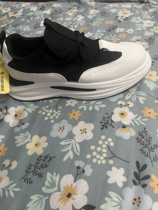 Кроссовки новые 40-41