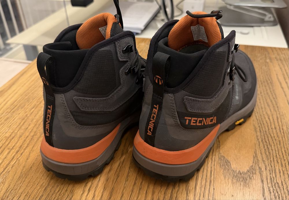Bocanci de drumetie Tehnica, cu Gore-tex si tapla Vibram, 44