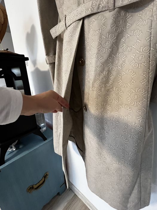 Pardesiu bej de ls Jean Patou nou