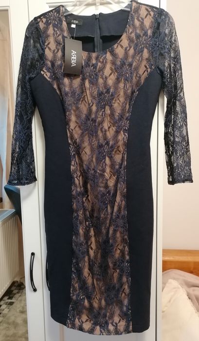 Rochie noua de ocazie, pe corp, cu dantela