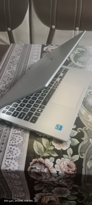 MSI Modern 15  i3 13 avlod Ram 8Gb DDR4