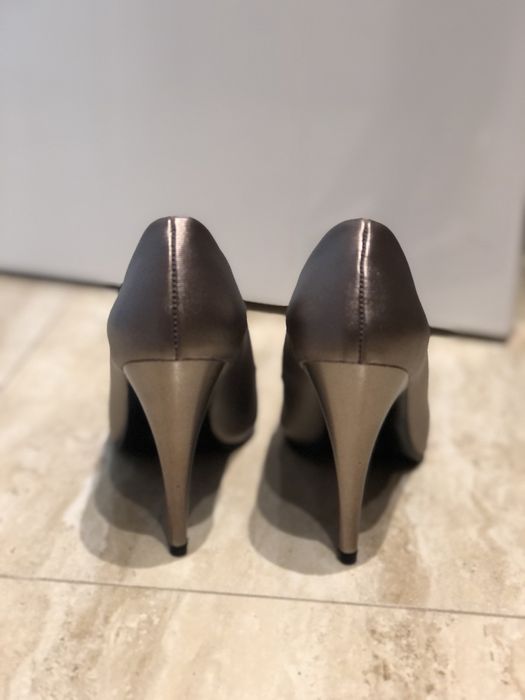 Високи токчета в цвят пепел от рози Yesil Kundura