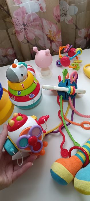 Срочно игрушки развивающие от 6-ти месяцев