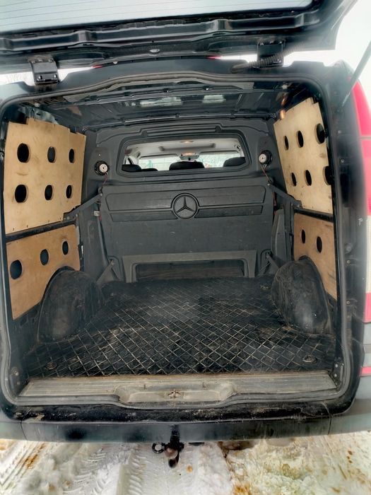 Vând Mercedes vito autoutilitara motor de 3000 cm