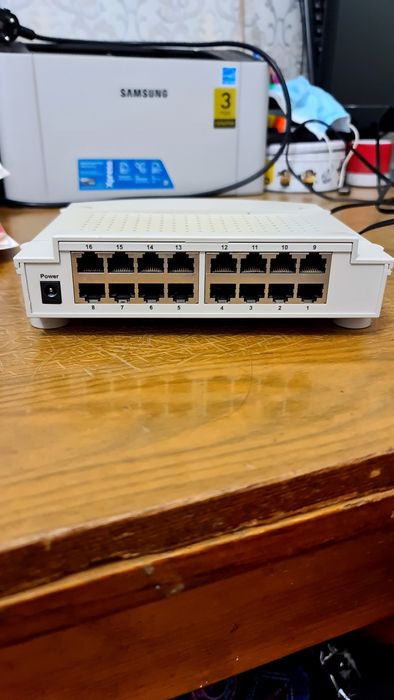 16 портовый коммутатор.