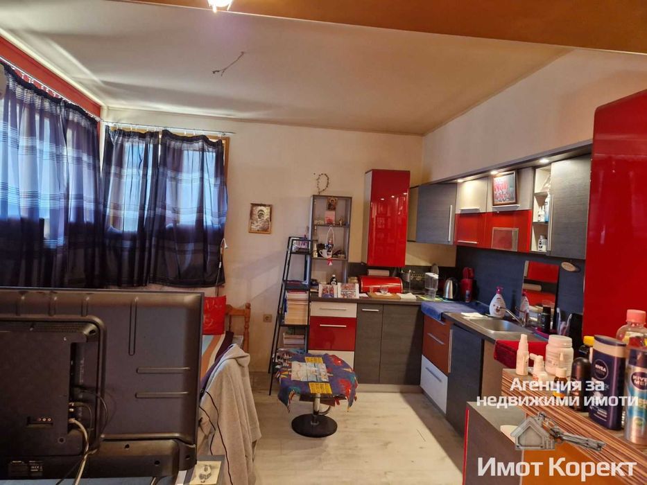 Продава се Къща в Асеновград - 230 кв.м за 957 €/кв.м - Снимка #3