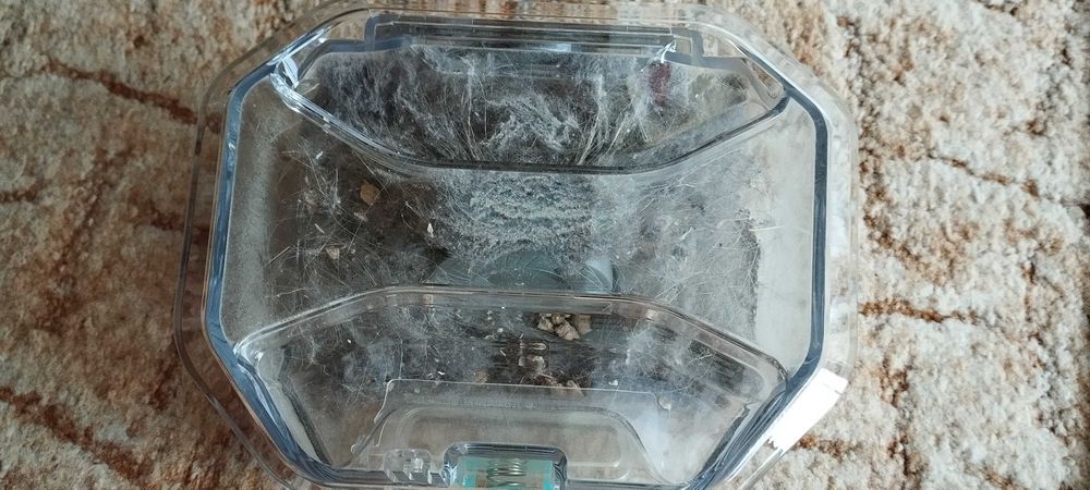 Aspirator robot LEFANT M320 3 in 1 , este nou, pentru aspirare si spalare ideal pentru proprietarii de animale de companie