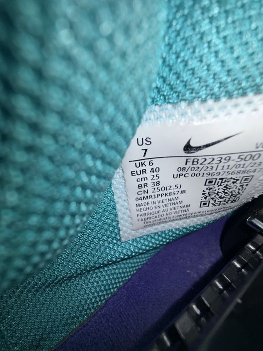 Adidasi Baschet Lebron Witness