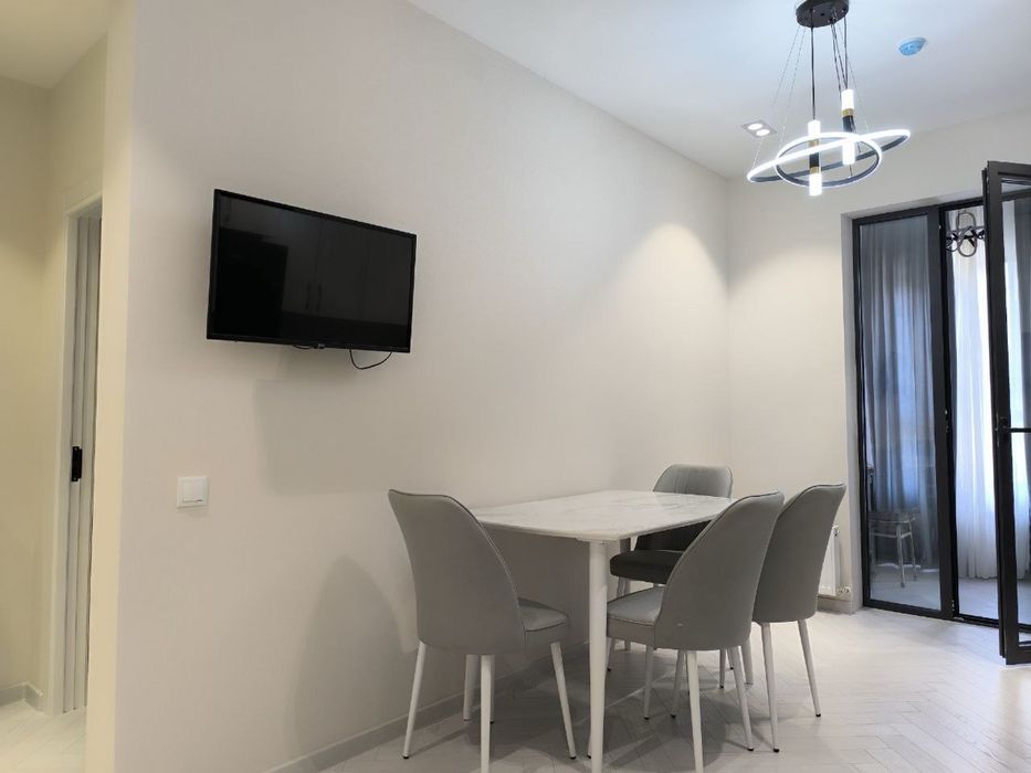 Продам свою квартиру Евро 2 в golden house