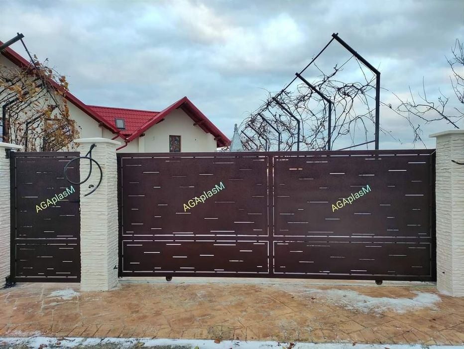 Garduri și porți din tabla debitata