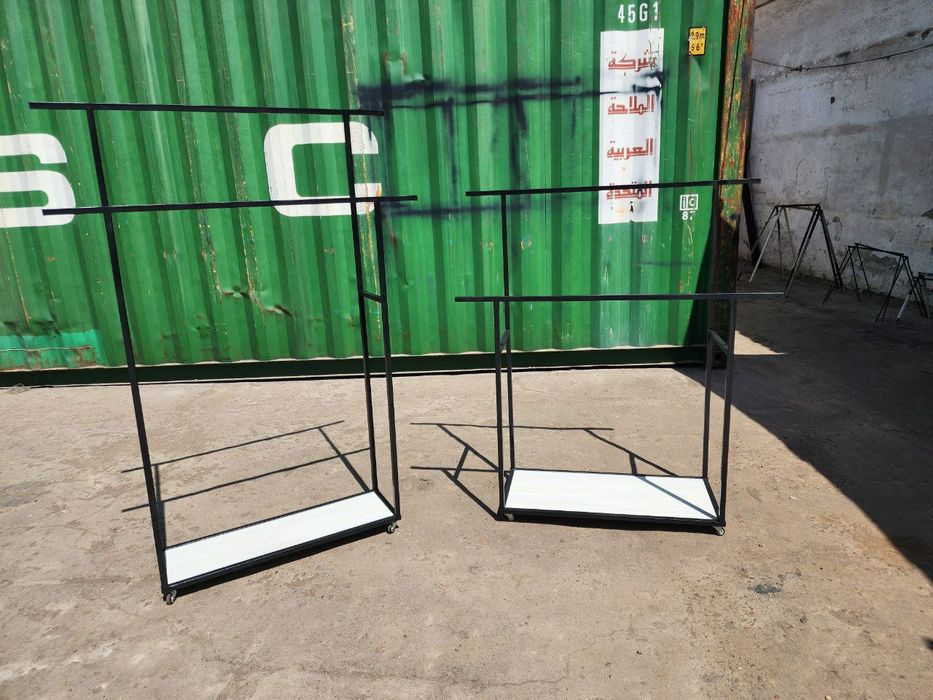 Напольная вешалка для одежды