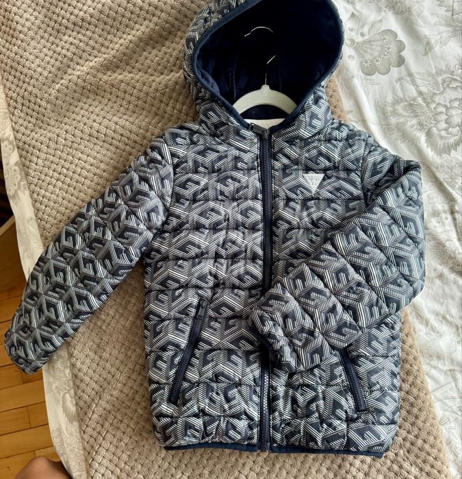 Пролетно яке на GUESS 7 год