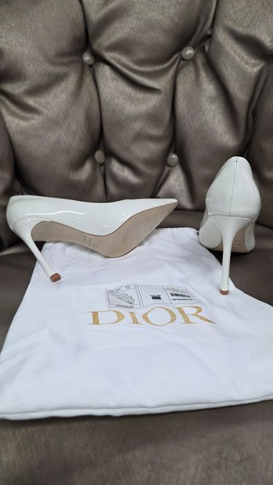 Налични Christian Dior