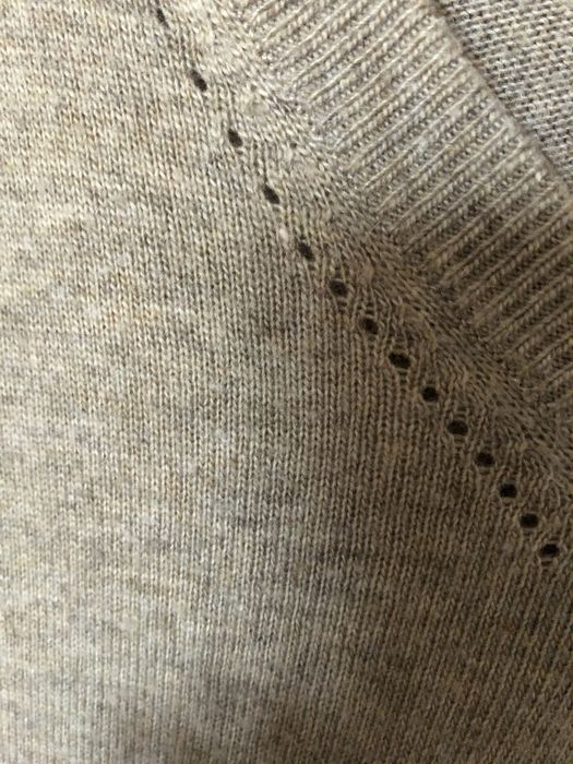 Дамски пуловер бежов