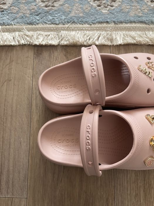 Продам кроксы в отличном состоянии