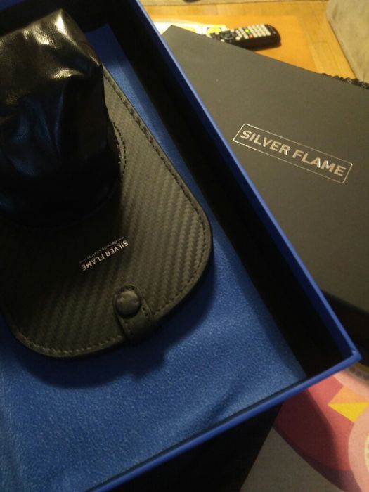 Преносима стойка за зареждане на телефони