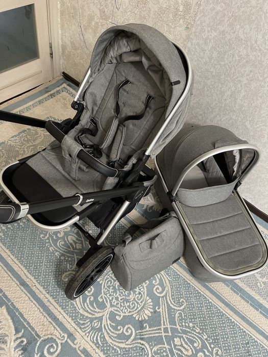 Продам Коляска универсальная 2 в 1 CARRELLO Optima