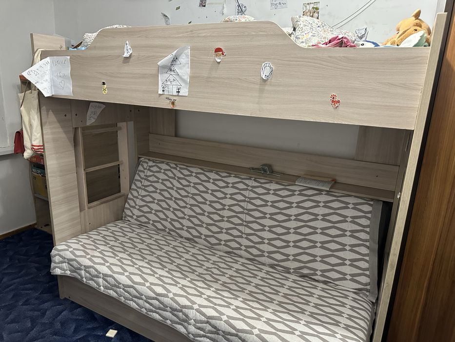 Продам двухярусную кровать
