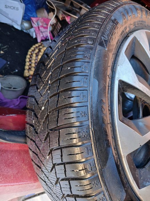 Roti masina de iarna cu genti cu tot