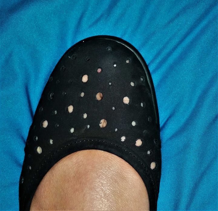 Balerini din piele ,negrii,nr 37 cu perforatii si foarte moi.