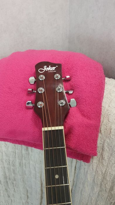 Музыкальный инструмент гитара