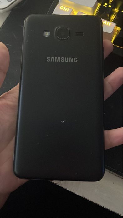 Телефон на запчасти продаю