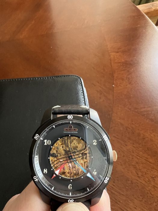 Часы Nomad Amir Watches