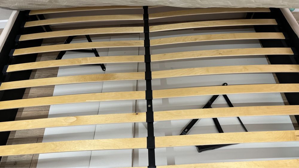 Продам кровать двуспальная!