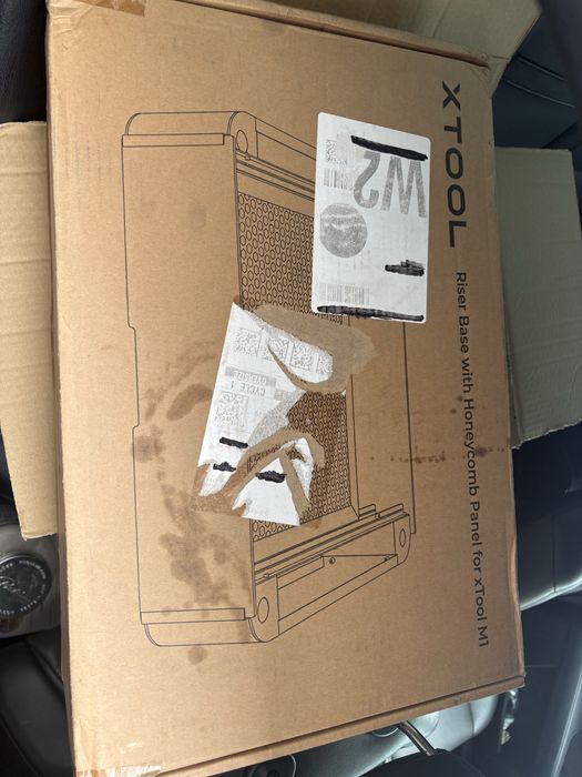 Продавам xTool Riser Base + Honeycomb Panel за xTool M1