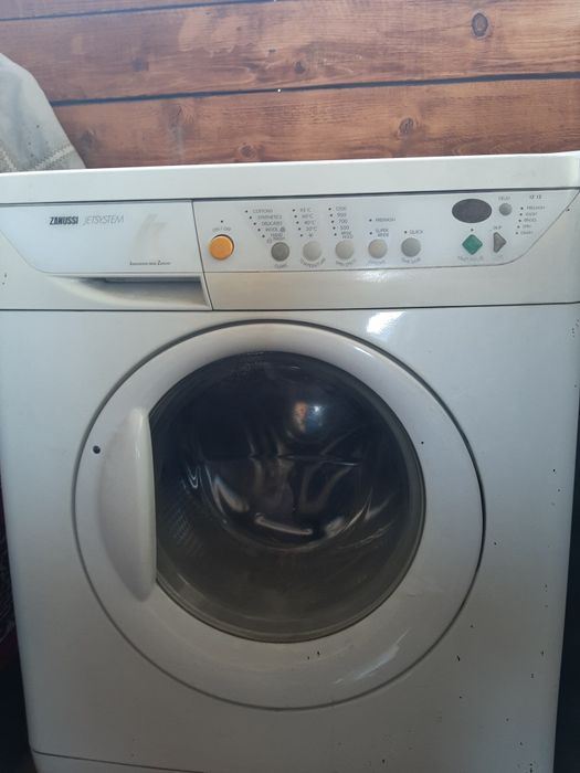 Продам стиральную машинку.