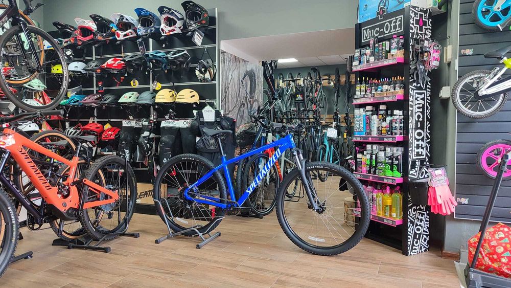 Bicicleta Specialized Rockhopper SPORT 29 L in stoc la Funky Sports