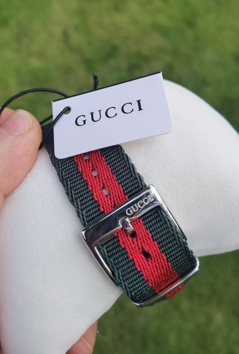 Часовник Gucci Dive 40mm
