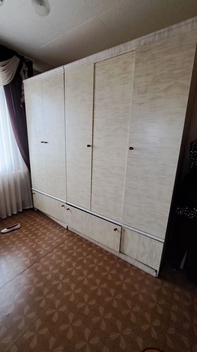 Кровать,,шкафы,  тумбочки
