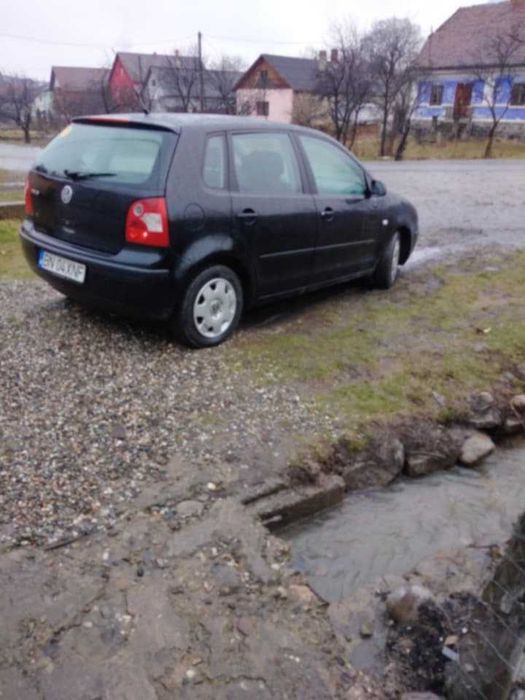 VOLKSWAGEN Polo