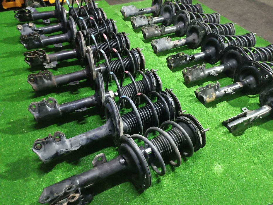 Оригинальный амортизатор от Toyota Camry 40 45