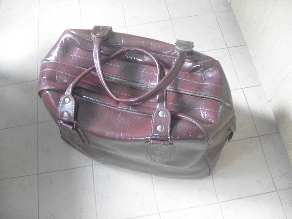 голяма пътна чанта